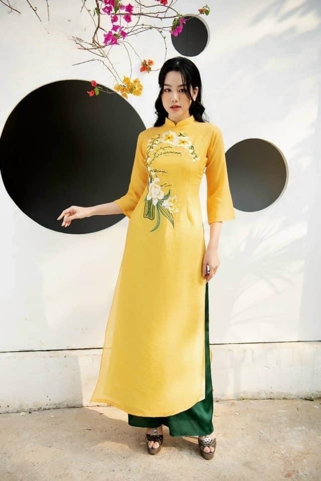 Pre-made Modern Vietnamese Ao Dai , Bộ áo dài may sẵn kèm quần  Áo dài cách tân qipao cheongsam