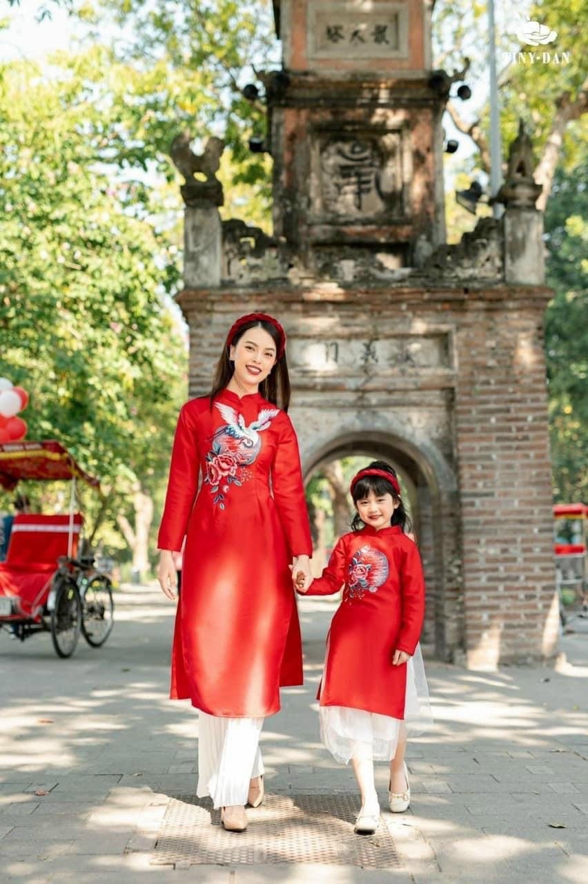 Pre-made Modern Vietnamese Family Matching Ao Dai Tet, Áo dài gia đình TẾT, luxury ao dai mommy and me ao dai men women girl boy