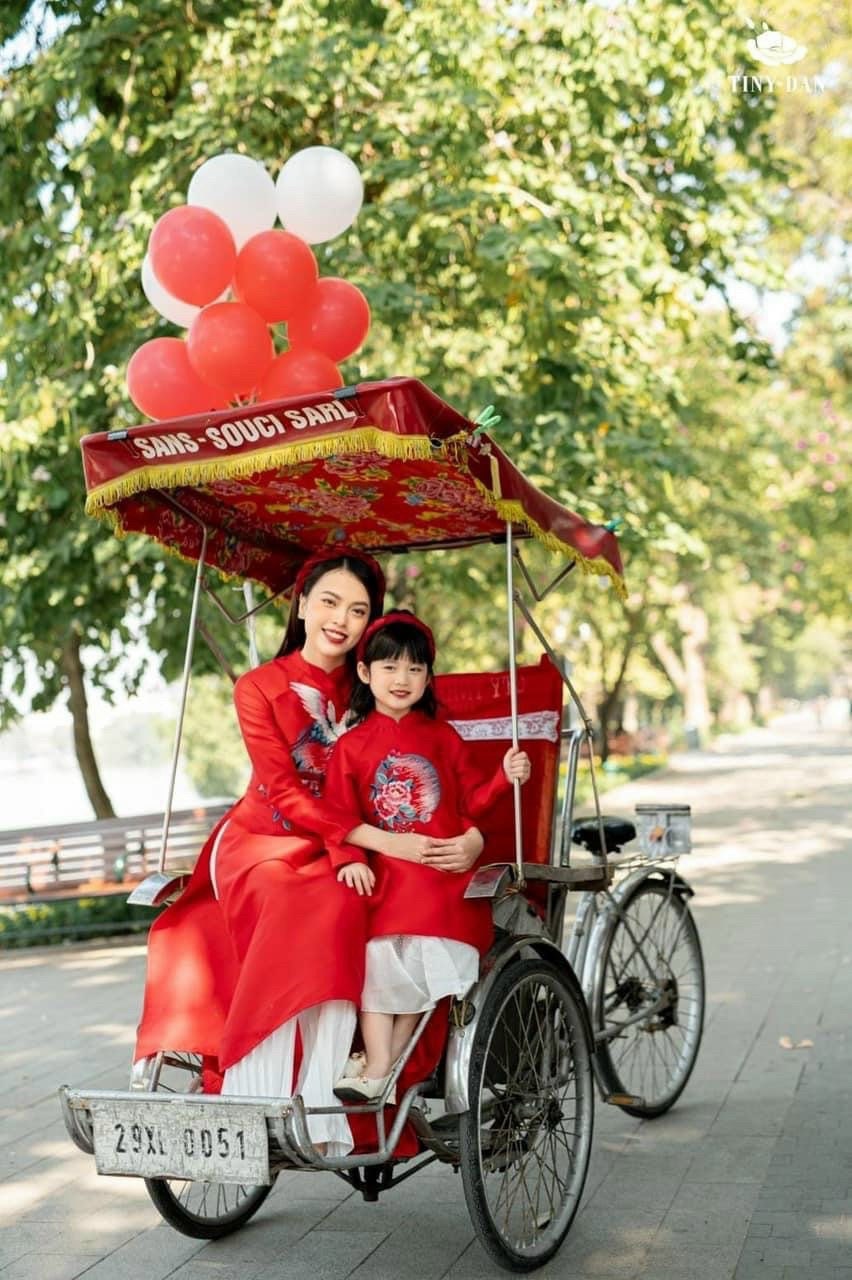 Pre-made Modern Vietnamese Family Matching Ao Dai Tet, Áo dài gia đình TẾT, luxury ao dai mommy and me ao dai men women girl boy