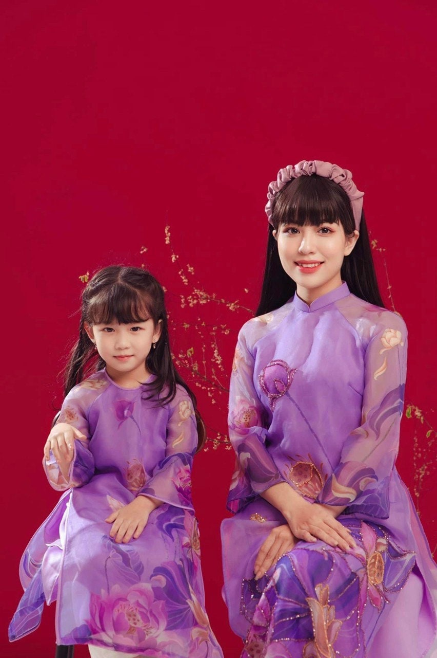 Pre-Made Mother Daughter Ao Dai , Girl Vietnamese ao dai dress , áo dài cách tân bé gai, áo dài me va bé gai, kids qipao cheongsam